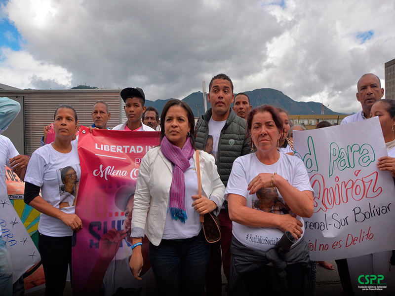 PLANTóN PARA EXIGIR LA LIBERTAD DE MILENA QUIROZ 